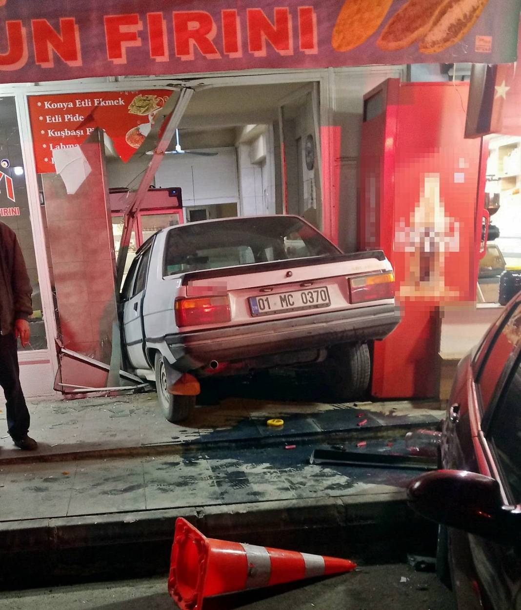 Fırına hususi arabasıyla gitmek isteyince olanlar oldu! O kentte faciadan dönüldü 5